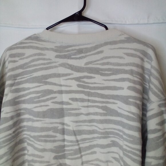American Eagle Sweatshirt Women XS Jegging Fit Oversized Zebra Stripe Gray White - Picture 12 of 13